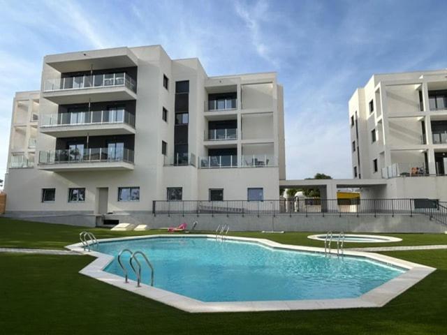 New build apartment with swimming pool and two bedrooms MoratellaLB