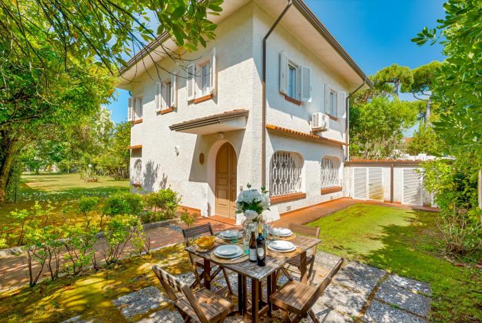 Villa Vittoria near the Sea