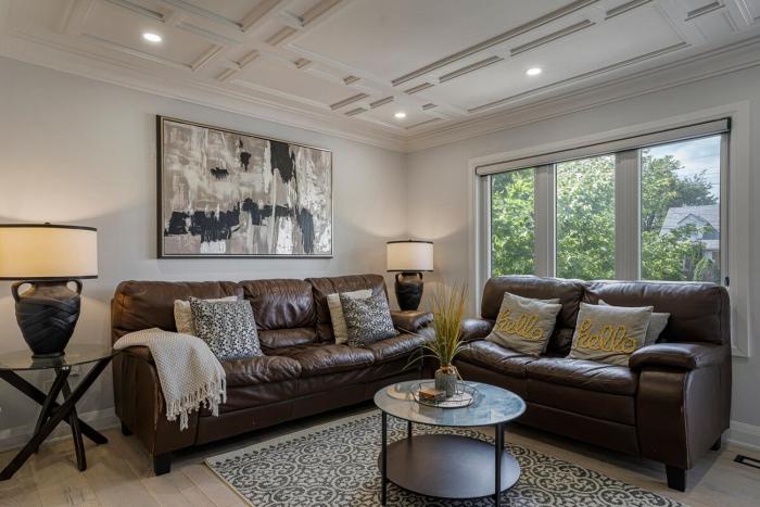 Luxury Toronto Stay with BBQ, Gazebo, Games & Parking
