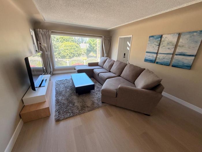 Heart of Vancouver! Newly renovated home