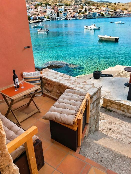 Io-Aurora SeaSide Villa