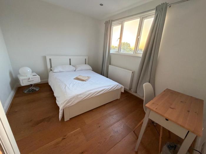 Homely En-Suite for Solo or Business Stay near Westfield Stratford