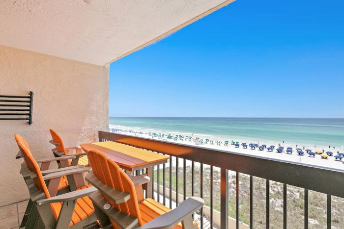 5th floor condo w splash pad multiple pools and on-site bar