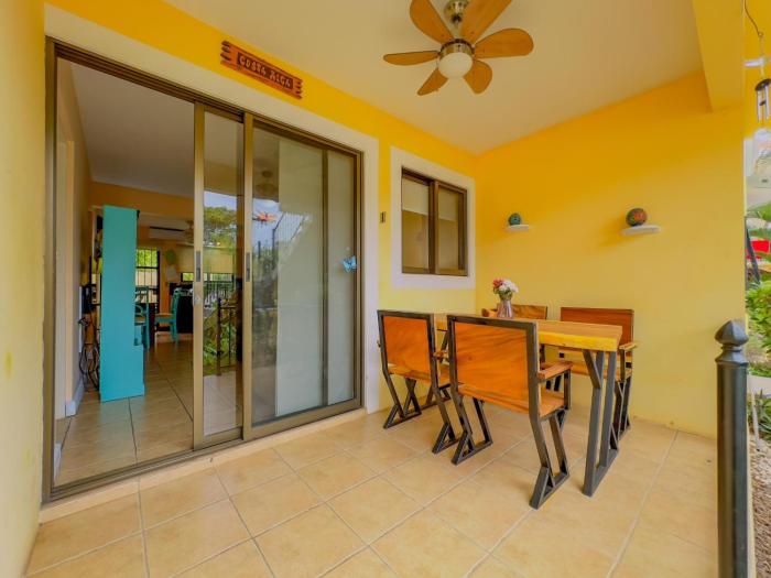 Tropical Waves #1 2 bed 2 Bath Tropical Living