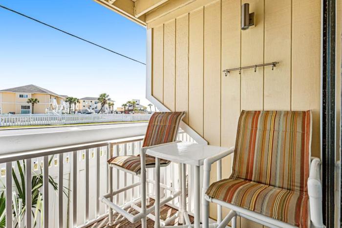 Sparkling Studio with Shared Pools Hot Tubs Golf Tennis & a Private Beach