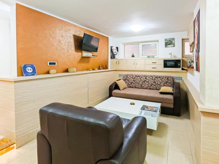 DivaLux New Suite E Boutique Hotel with AC and Wi-Fi