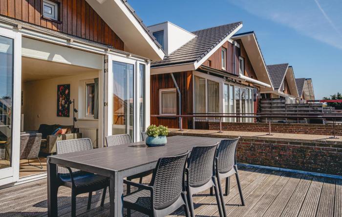 Gorgeous Home In Uitgeest With Wifi