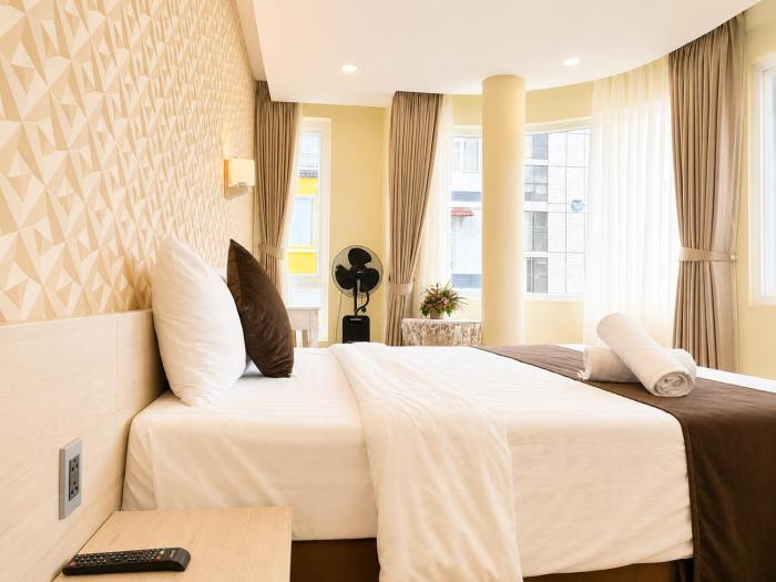 Silent Night Dem Lanh Hotel