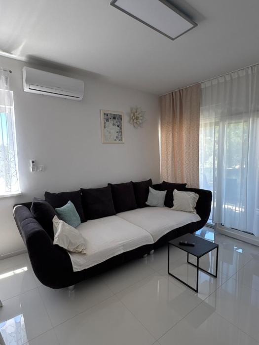 Stylish Apartment in Nin