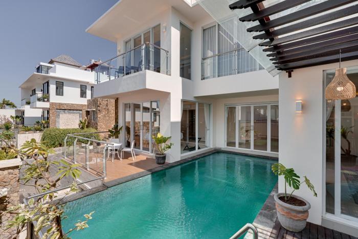 Elevated 3BR Villa The Queeno Hill in Nusa Dua