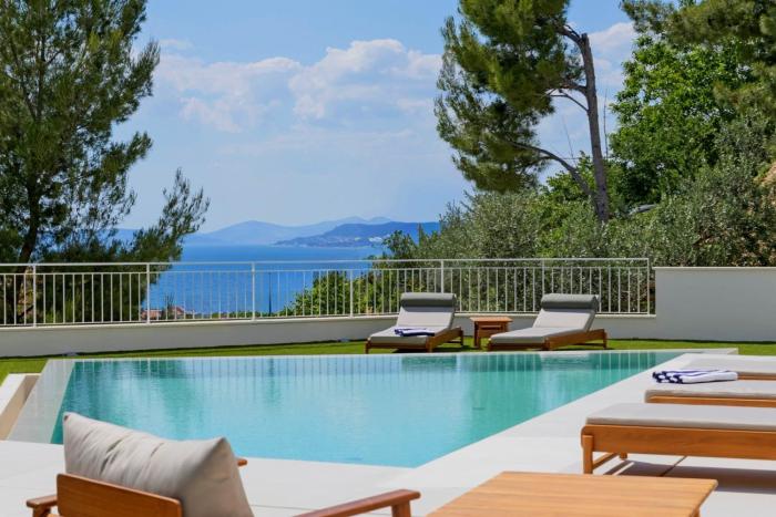 NEW! Seaview Villa C - Sophisticated 4 en-suite bedroom Retreat