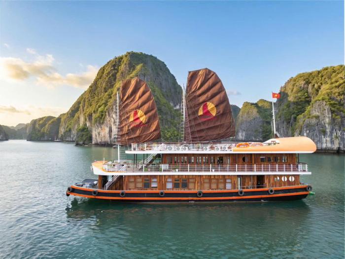 Wooden Cozy Cruise