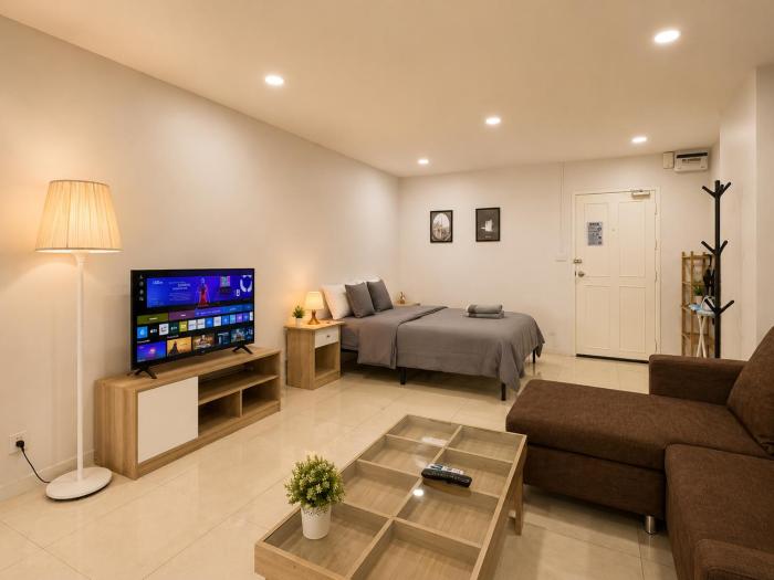 High-Rise 2BR 2Bath Near BTS Family Stay