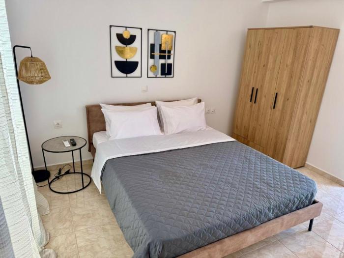 Central Livadia Studio Tilos