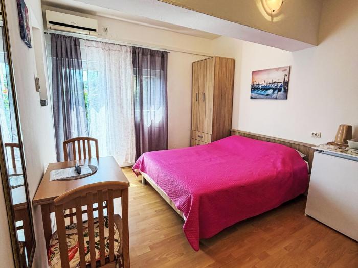 Apartment Studioapartment Meri 4 by Interhome