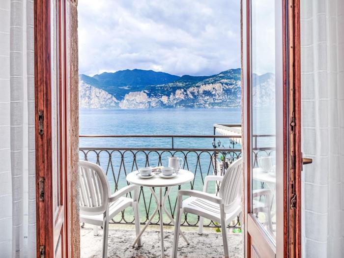 Apartment Zwei-Zimmer-Wohnung mit Seeblick by Interhome