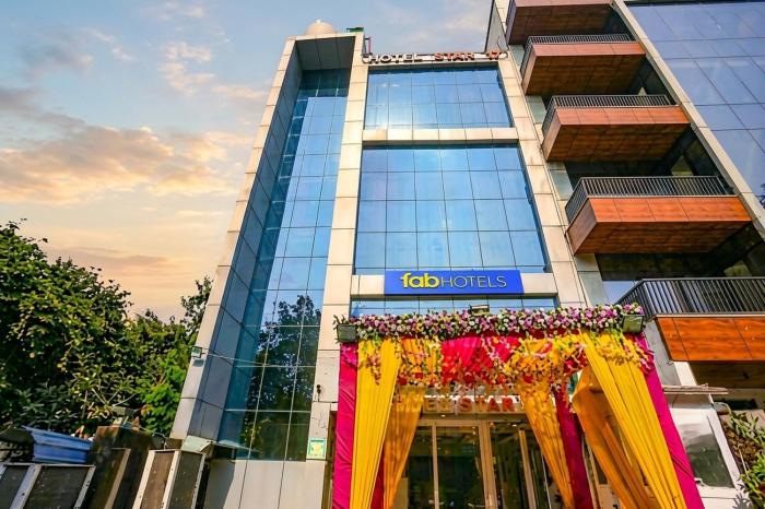 FabHotel Green Lotus Star 17 - Nr Yashobhoomi Convention Centre