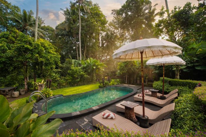 Lunga Cafe & Villa