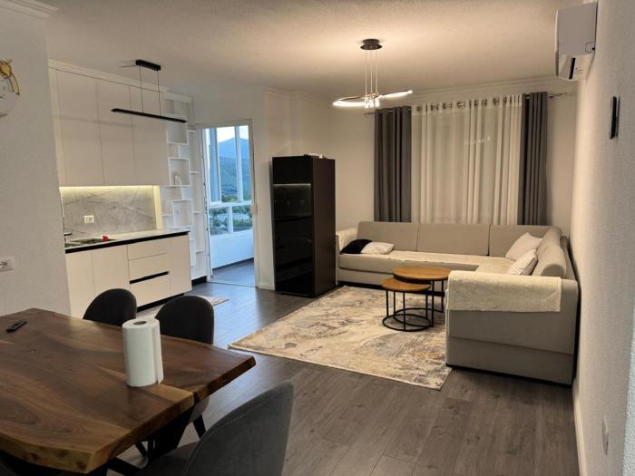 Golden Stay Apartment