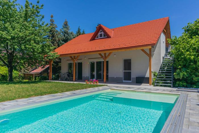 Family Friendly Villa in Fonyód w Pool & Ac by NW