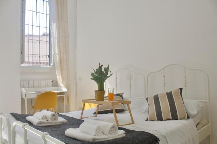 Ample 2-BR Space 1 min to Romolo M2