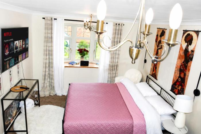 A Room in 4 Bedrooms Home at 34 Forge