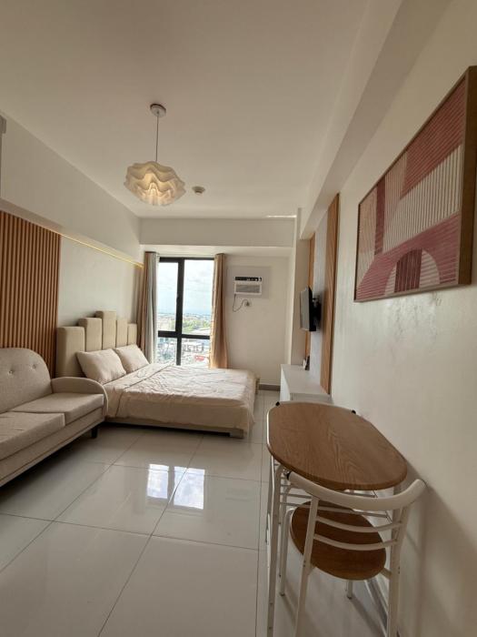 HLapuz Suites at ARC Towers - Unit 726
