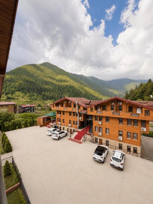Ena Suites