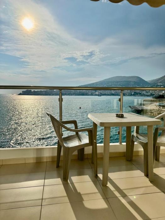 Sunset Apartment With Private Beach