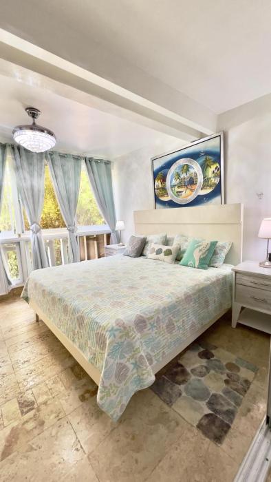 Coastal Serenity Studio, near the beach