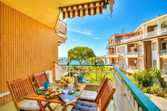 Casa Emma With Sea Glimpse Terrace - Happy Rentals