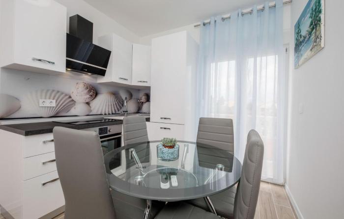 Amazing Apartment In Rab Barbat With Wifi