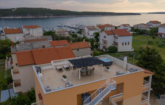 Beautiful Apartment In Rab Barbat With Wifi