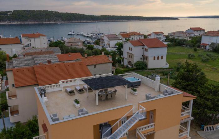 1 Bedroom Lovely Apartment In Rab Barbat