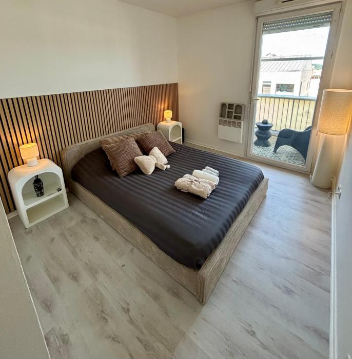 Chambre confortable avec terrasse proche Gare