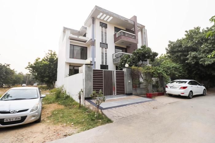 Hotel O R R Residency