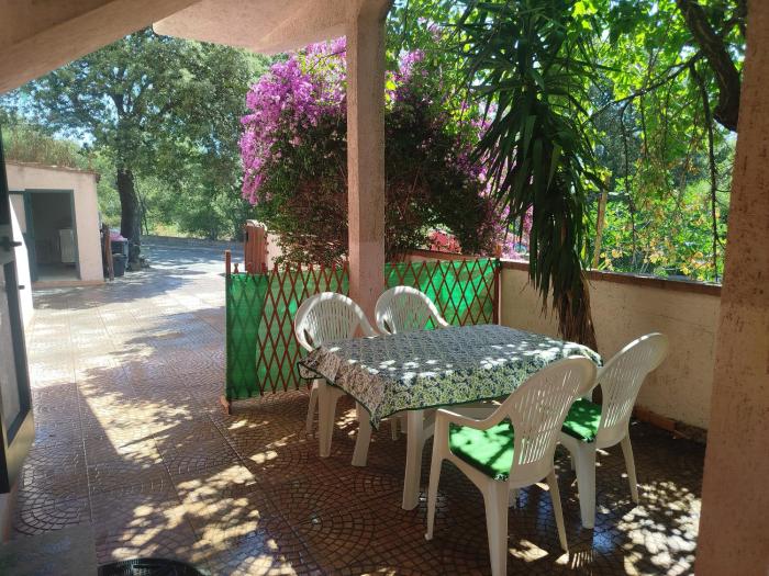La casa nel borgo, in a cozy charming village, 15 min to Beach, Small pets welcome