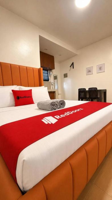 RedDoorz at Staycation Rooms Tibag Tarlac City