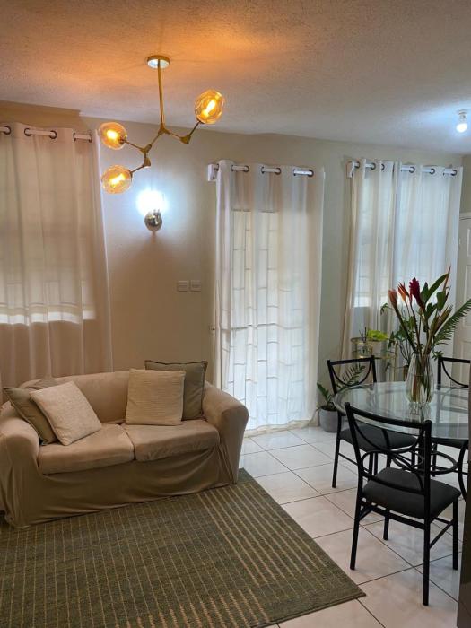 Comfy, Spacious Apartment near the beach