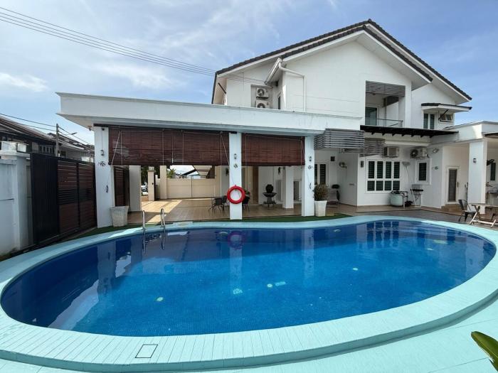 Seri Botani Private Pool Villa 5BR