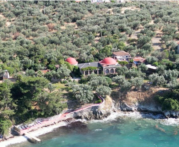 Aegean Beachfront Dream House - With service!