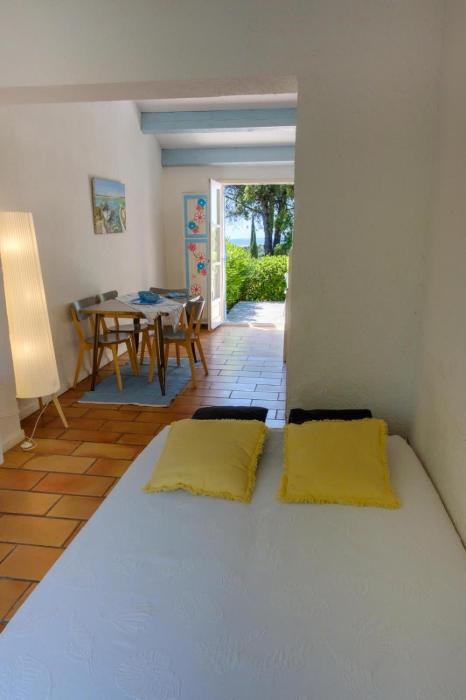House with panoramic sea view and swimming pool