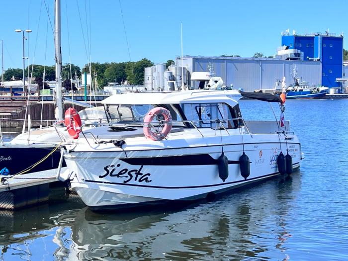 Siesta Luxury Love Boat - NOCLEG NA ŁODZI W MARINIE SOLNEJ