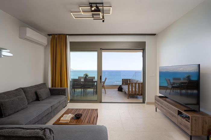 Mithra Cliffhanger Sea View Apt, Infinity Pool