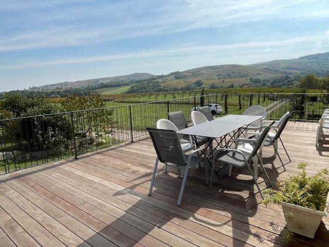 Le Lodge des Loges - Grand Gîte 13 personnes 5 chambres au coeur du Beaujolais