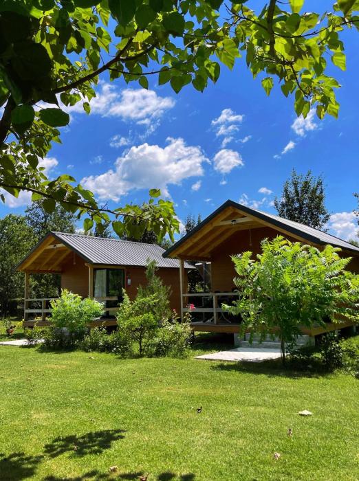 Hotel Restorant Natyra Diber Camping
