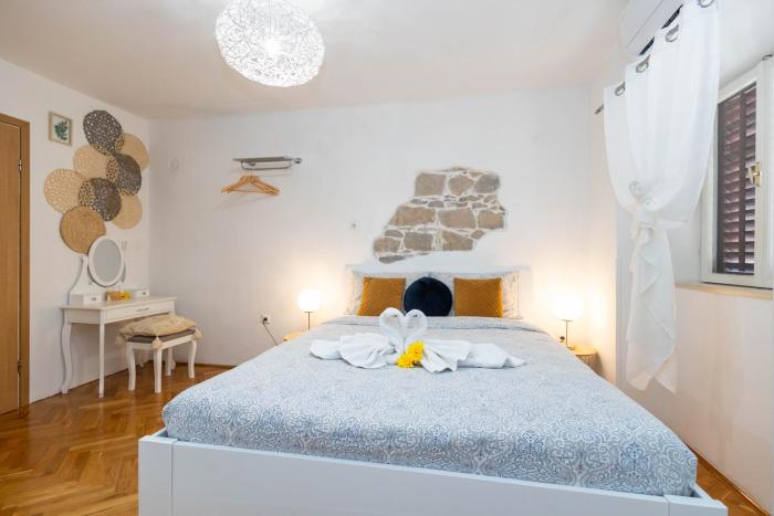 The Stone Alley Retreat