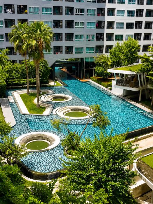 Pool Studio Near BTS Quiet Stay