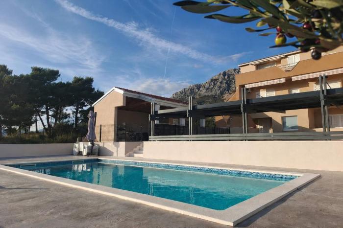 Apartments Oliva with Heated Pool