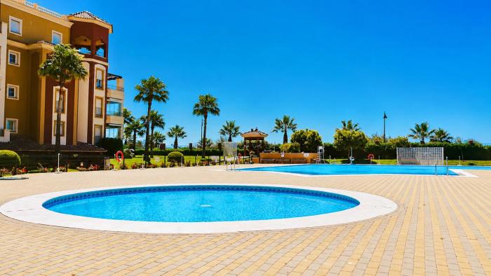Los Cisnes, Playa Isla Canela - By AC REAL